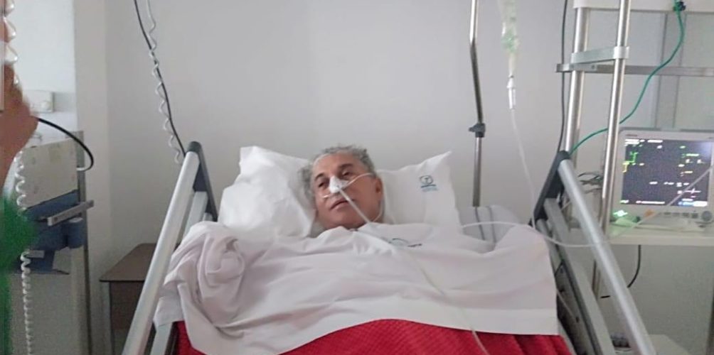 خضع لعملية جراحية.. الستاتي يرقد داخل المستشفى (صورة)