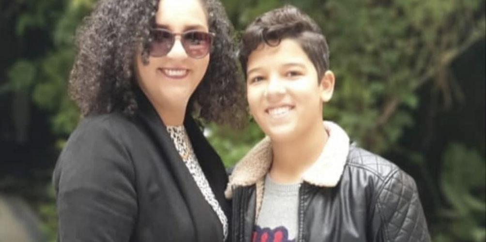 أصيبت بكورونا.. حمزة لبيض يودع والدته ويدعو لها بالشفاء (فيديو)