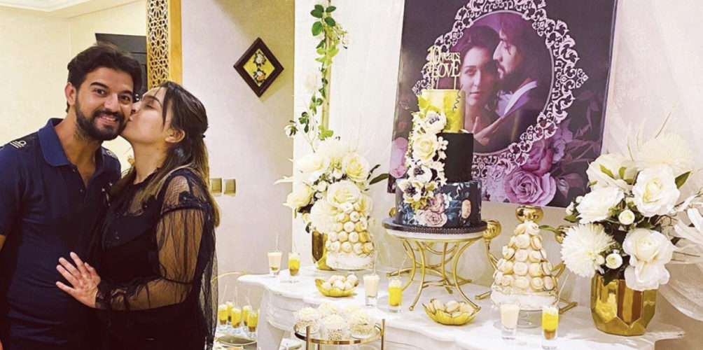 بهذه الطريقة الرومانسية.. فرح الفاسي تنفي شائعة انفصالها عن عمر لطفي (صور)