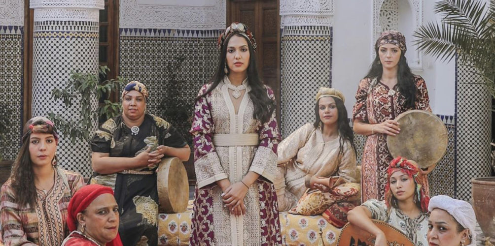 منال بنشليخة: قصة نية كدور على شيخة… وكيعكس الواقع اللي كيعيشوه الشيخات (فيديو)