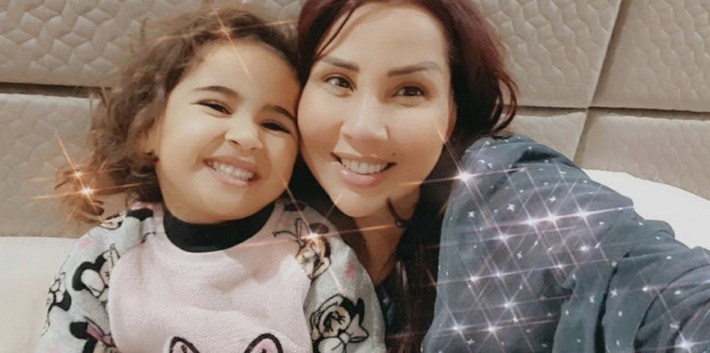 سعيدة شرف: كنخرج بلا مكياج ما عنديش مشكل (فيديو)