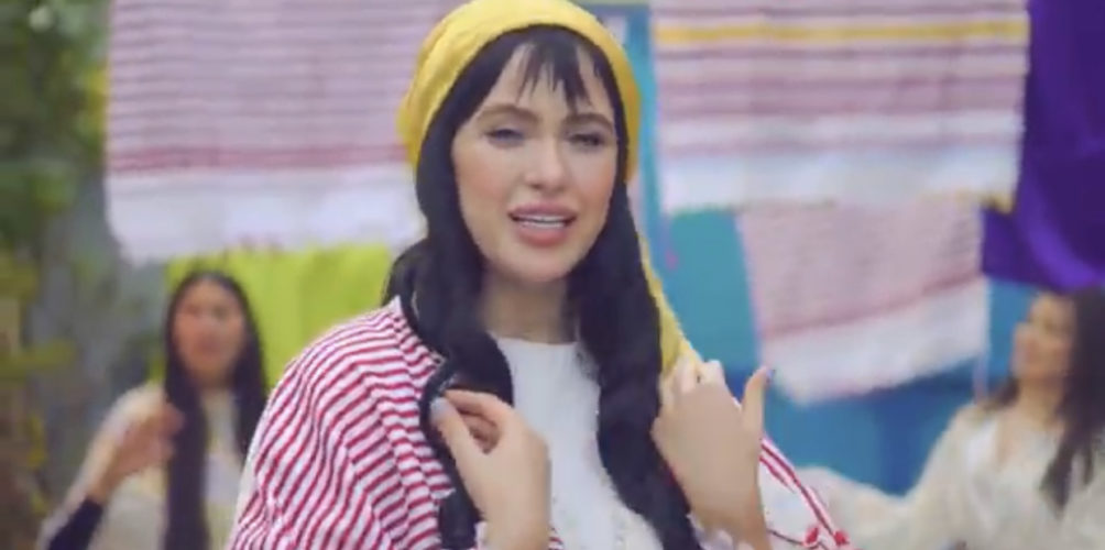 لشامة الزاز والحسن العروسي.. خولة بنعمران تعيد غناء &laquo;&nbsp;زين الجبل&nbsp;&raquo; و&nbsp;&raquo;عين زورة&nbsp;&raquo; (فيديو)