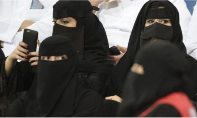بعد السماح لهن بالقيادة.. فتح باب التجنيد للنساء في السعودية