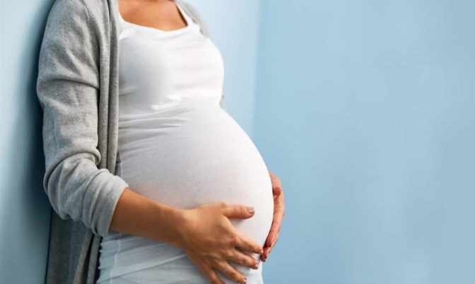 لحماية طفلك من البدانة.. تجنبي هذه الأطعمة خلال الحمل