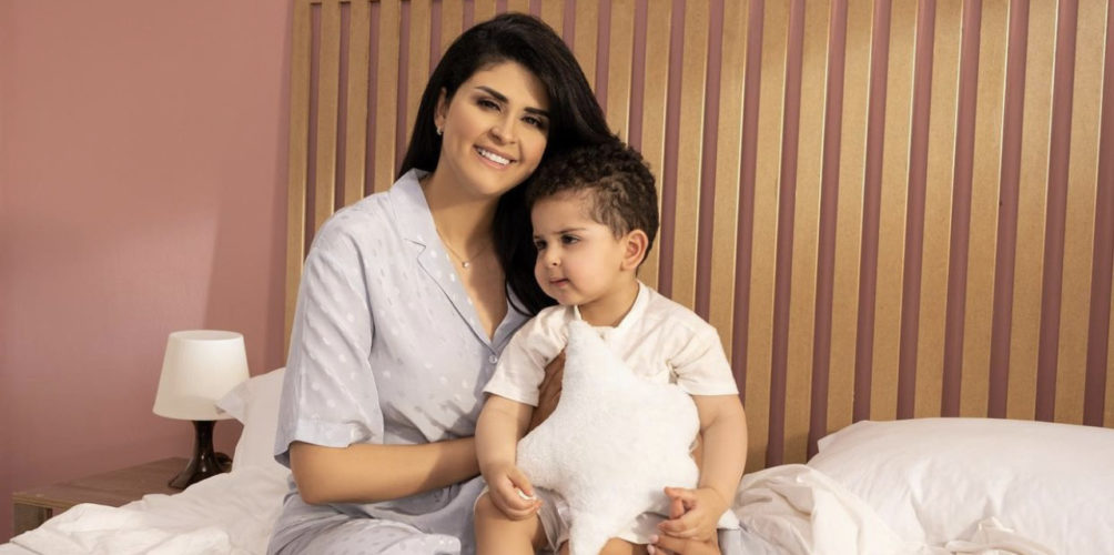 من بطولة طفلها.. سلمى رشيد تطرح كليب &laquo;&nbsp;حنين بحال ماما&nbsp;&raquo; (فيديو)