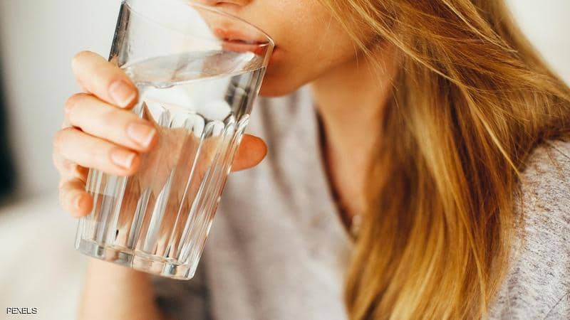 أكثر فائدة للجسم.. أخصائية تكشف المشروب الأفضل