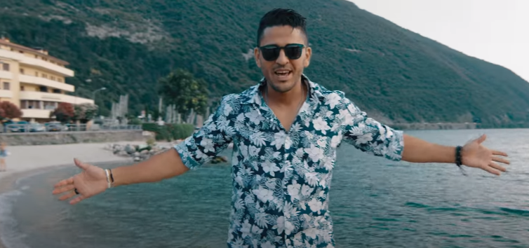 صوره في جزيرة إيطالية.. الشاب يونس يطرح جديده الغنائي &laquo;&nbsp;بريزيليان&nbsp;&raquo;