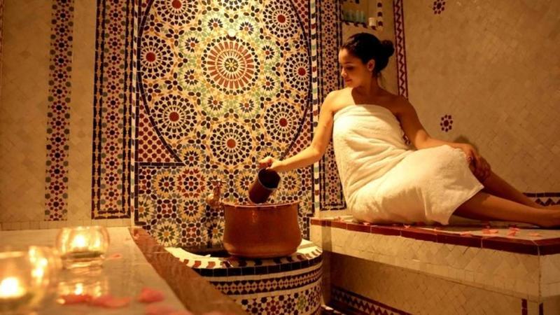 حلكم لإنقاص الوزن.. ساعة في الحمام الساخن تعادل 30 دقيقة من المشي