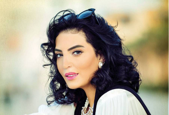 بعد إجرائها عملية زراعة الأنف.. حورية فرغلي تعود إلى الساحة الفنية