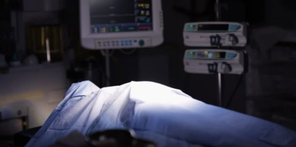 حالة نادرة.. وفاة امرأة أصيبت بسلالتي كورونا في الوقت نفسه