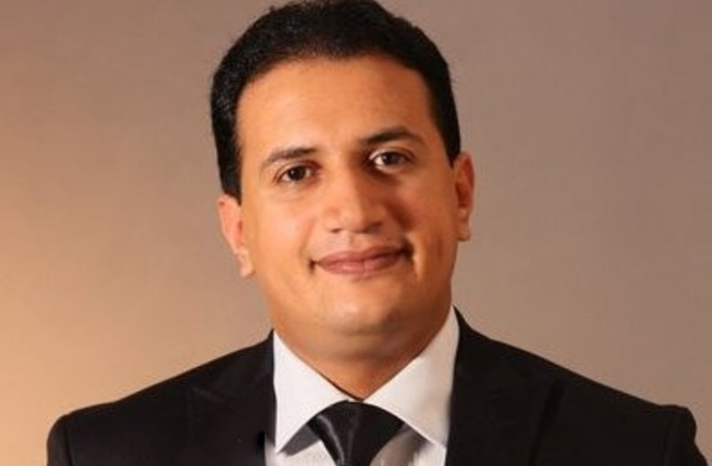 دفاعا عن الأغنية المغربية.. الفنان عبد العالي أنور ينتصر على مغني جزائري سرق أغانيه