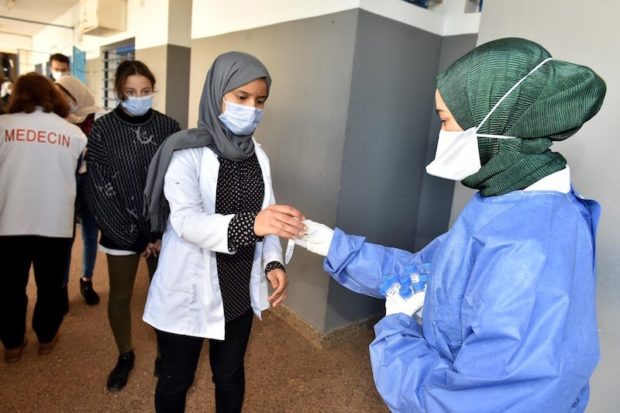 طبيب يؤكد: تلقيح الأطفال سيسرع العودة إلى حياة طبيعية تقريبا