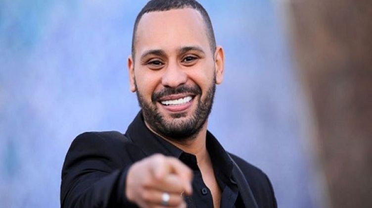 بعد تعرضه لوعكة صحية.. زوجة محمد الريفي تطلب من جمهوره الدعاء له بالشفاء