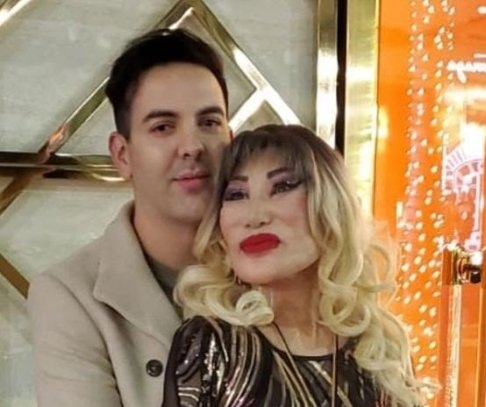 عمرها 68 عاما.. ممثلة حامل من زوجها البالغ من العمر 29سنة