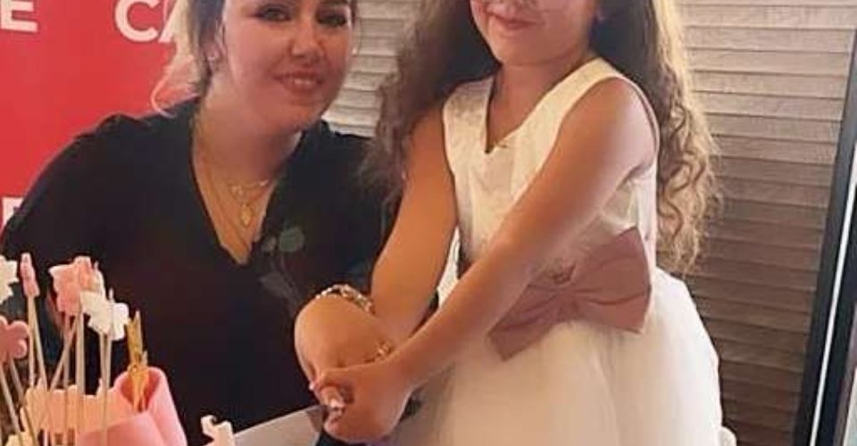 بالصور.. هكذا إحتفلت الشيخة الطراكس بعيد ميلاد إبنتها