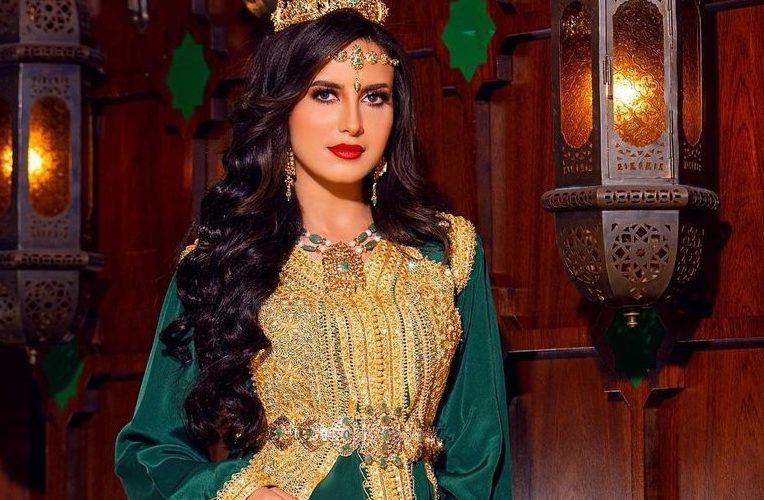 بعد إنتحار إبنتها .. والدة جيهان كيداري تنهار بالبكاء