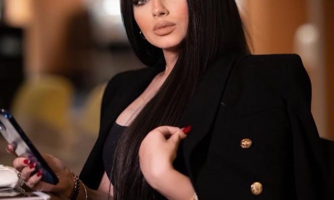 بعد مرور 8 أشهر عن خروجها من السجن.. مصممة الأزياء عائشة عياش تظهر بإطلالة جديدة