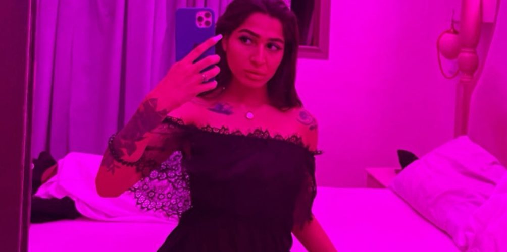 بعد لباسها المثير.. إيلي بنت الستاتي تتعرض للإنتقادات