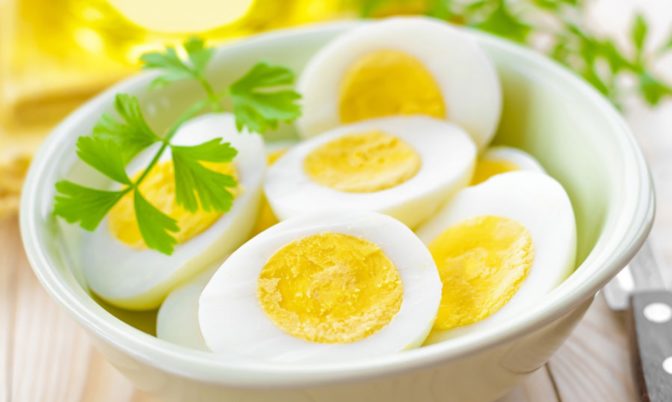 لسلقه بطريقة صحيحة.. خبراء يكشفون خطوات لأكل البيض