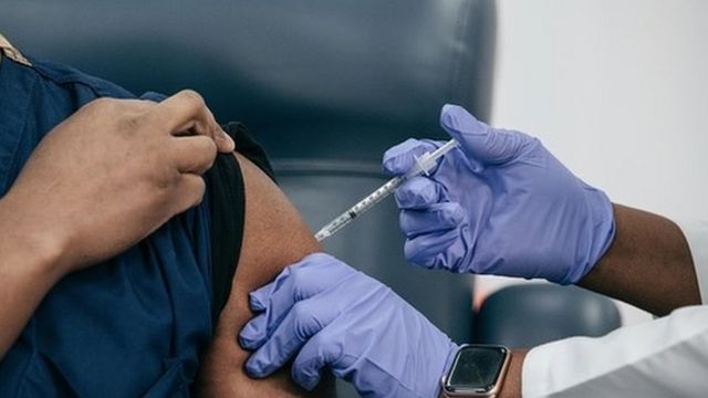 دراسة: لا يوجد أي ضرر في تلقي لقاح الوقاية من كورونا ولقاح الإنفلونزا