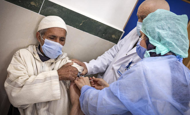 بعد الجرعة الأولى والثانية.. المغرب يشرع في التطعيم بالجرعة  الثالثة من لقاح كوفيد 19