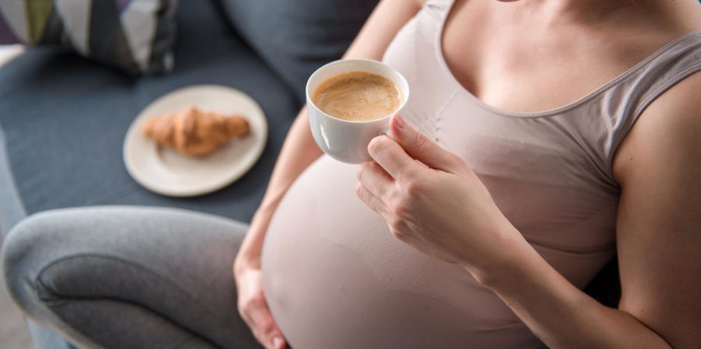 يجنبهم خطرا صحيا.. خبراء يكشفون ما يفعله استهلاك الكافيين للحوامل
