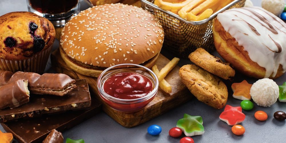 يمكن أن تؤدي إلى الزهايمر.. خطر الأطعمة الجاهزة على الدماغ