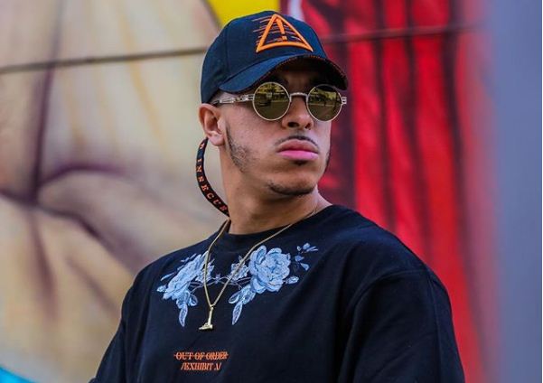 تفوق على محمد رمضان وعمرو دياب..  المغربي ديزيدروس يفوز بلقب أفضل فنان في شمال أفريقيا