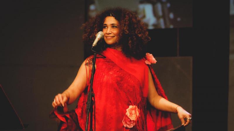 اشتهرت بالمزج بين الأنماط والثقافات الموسيقية.. الفنانة غالية بن علي تعتزل الغناء