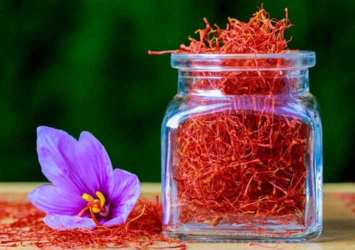 يقلل من الإلتهابات ويخفض نسبة السكري في الدم.. دراسة تكشف عن فوائد الزعفران