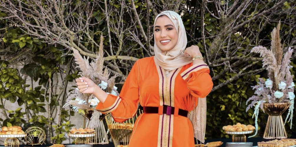 اتُهمت بتخريب منزل طليقها.. سارة أبو جاد تشعل مواقع التواصل الاجتماعي (فيديو)