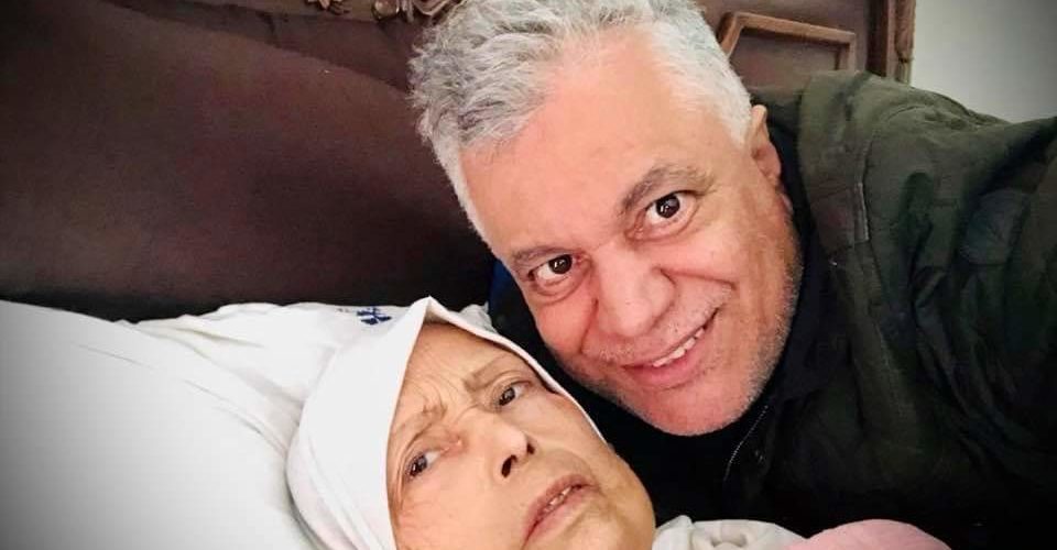 بسبب والدته.. محمد الخياري يبكي في برنامج ستاندآب (فيديو