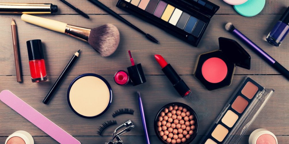 خبير: المستحضرات التجميلية قد تؤذي الجهاز التناسلي