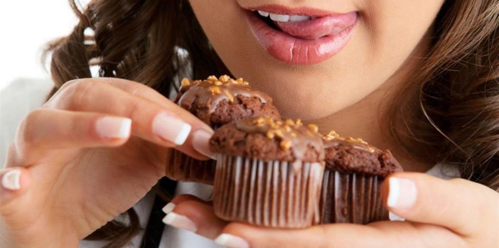 خبير يحذر: الإفراط في تناول السكر يمكن أن يؤدي إلى فقدان البصر