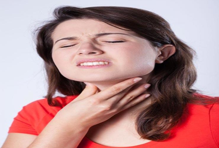 صعوبة بلع الطعام.. هل تؤشر على الإصابة بسرطان المريء؟
