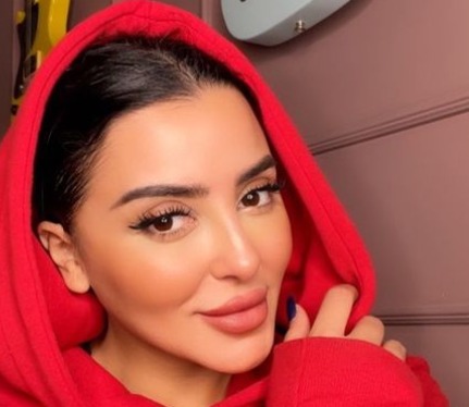 « لوحيني يا لرياح ».. فاتي جمالي تغني جينيريك سلسلة »الفلوكة » (فيديو)