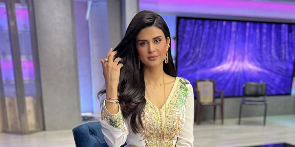 علاش ما هرضاتش بالدارجة؟.. سلمى رشيد تثير الجدل بتكلمها بالمصرية في لقاء تلفزيوني عربي (صور وفيديو)