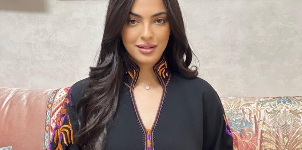 نعتتها « بالمعاقة ».. رقية ماغي تذرف الدموع بسبب التنمر الذي تعرضت له من طرف فنانة مشهورة (فيديو)