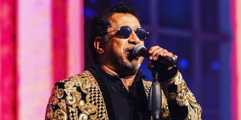بعد ثلاثة أيام عن وفاة والدته…الشاب خالد يحيي سهرة فنية في باريس