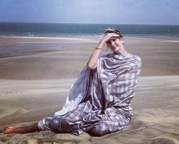 بإطلالتها بالملحفة الصحراوية من شواطئ الداخلة.. إيفانكا ترامب حديث مواقع التواصل الاجتماعي