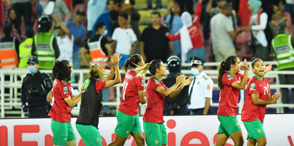 الكرة مابقاتش حِكر على الرجال وبلاصة المرا ماشي غي الكوزينة.. لبؤات الأطلس يقلبن الموازين