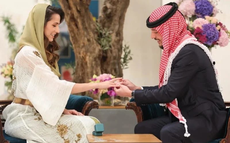 جرت مراسم الخطوبة في الرياض.. من هي السعودية التي خطفت قلب ولي عهد الأردن؟