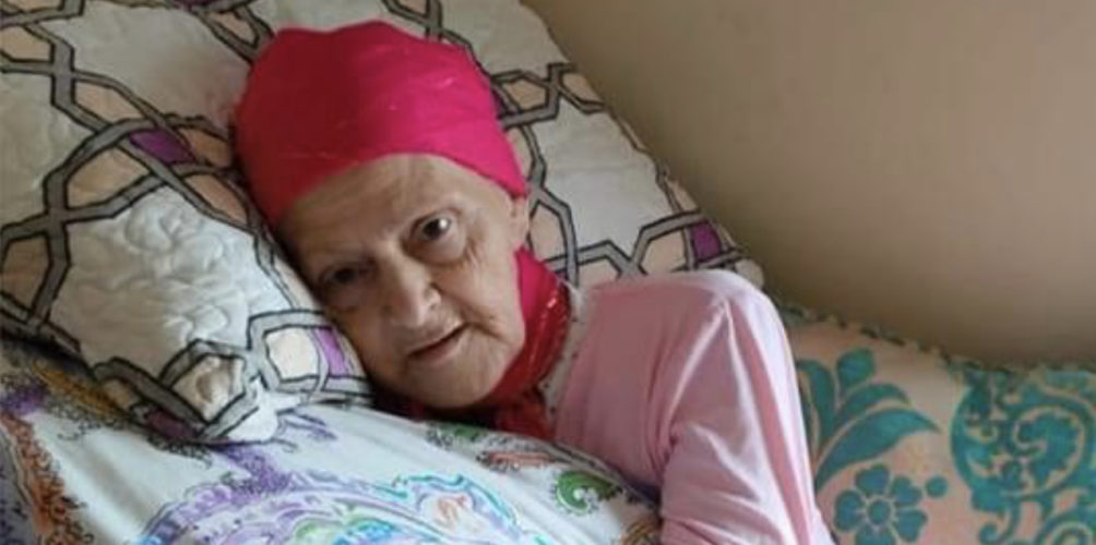 ابنة البيضاوية: الوضع ديال الوالدة ديالي هو هو… وحشومة عليهم يخرجو إشاعات باللي ماتت!