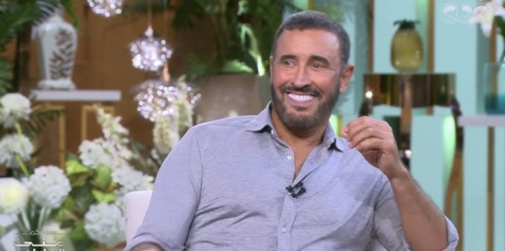 كاظم الساهر: فضل كبير من المرأة وجودها في حياة الرجل… والرجل الذي لا يحتوي زوجته هو أكبر جبان (فيديو)