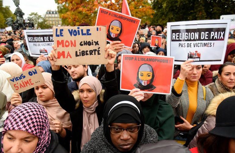 بقرار من محكمة العدل للاتحاد الأوروبي.. الحجاب محظور في العمل بأوروبا