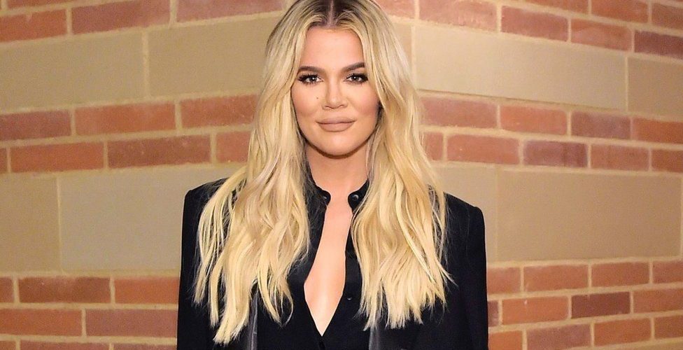 بعد خضوعها لجراحة استئصال ورم بالوجه.. نصائح مهمة من كلوي كارداشيان للنساء