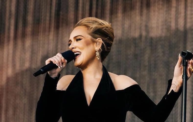 رغم نجاحاتها وشهرتها الكبيرة.. أديل تقرر متابعة دراستها الجامعية