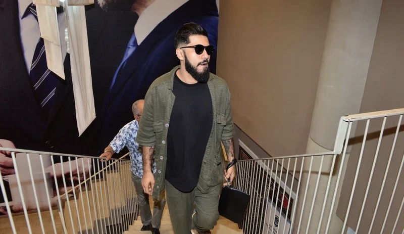 خرج بكفالة قيمتها 20 ألف درهم.. متابعة طوطو في حالة سراح