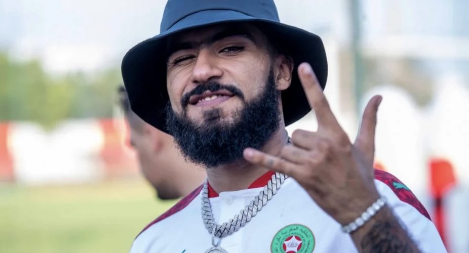 حذف جميع صوره على إنستغرام.. طوطو يُعلق بطريقته الخاصة على قرار منعه من السفر خارج أرض الوطن