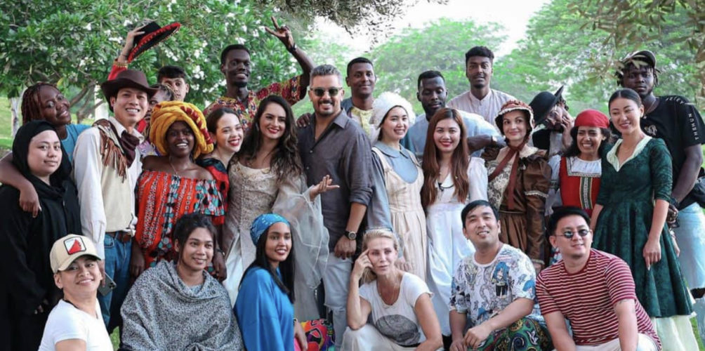 بمناسبة كأس العالم قطر 2022.. حاتم عمور المغربي الوحيد في أغنية « أرض المونديال »